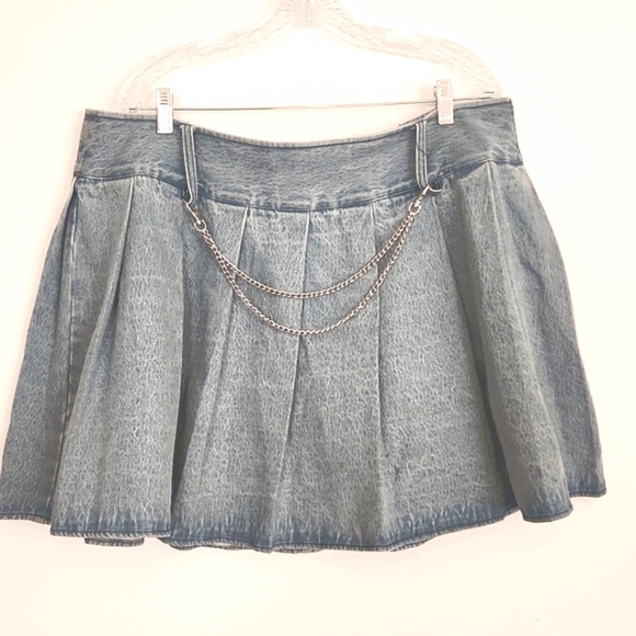 NEW Hot Topic Goth Cosmic Aura Pleated Denim Grunge Skirt with Chain Size 2x - Picture 9 of 9